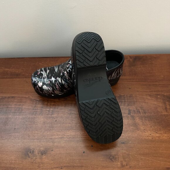 New Dansko Clogs European size 37 US 7 - Picture 2 of 4